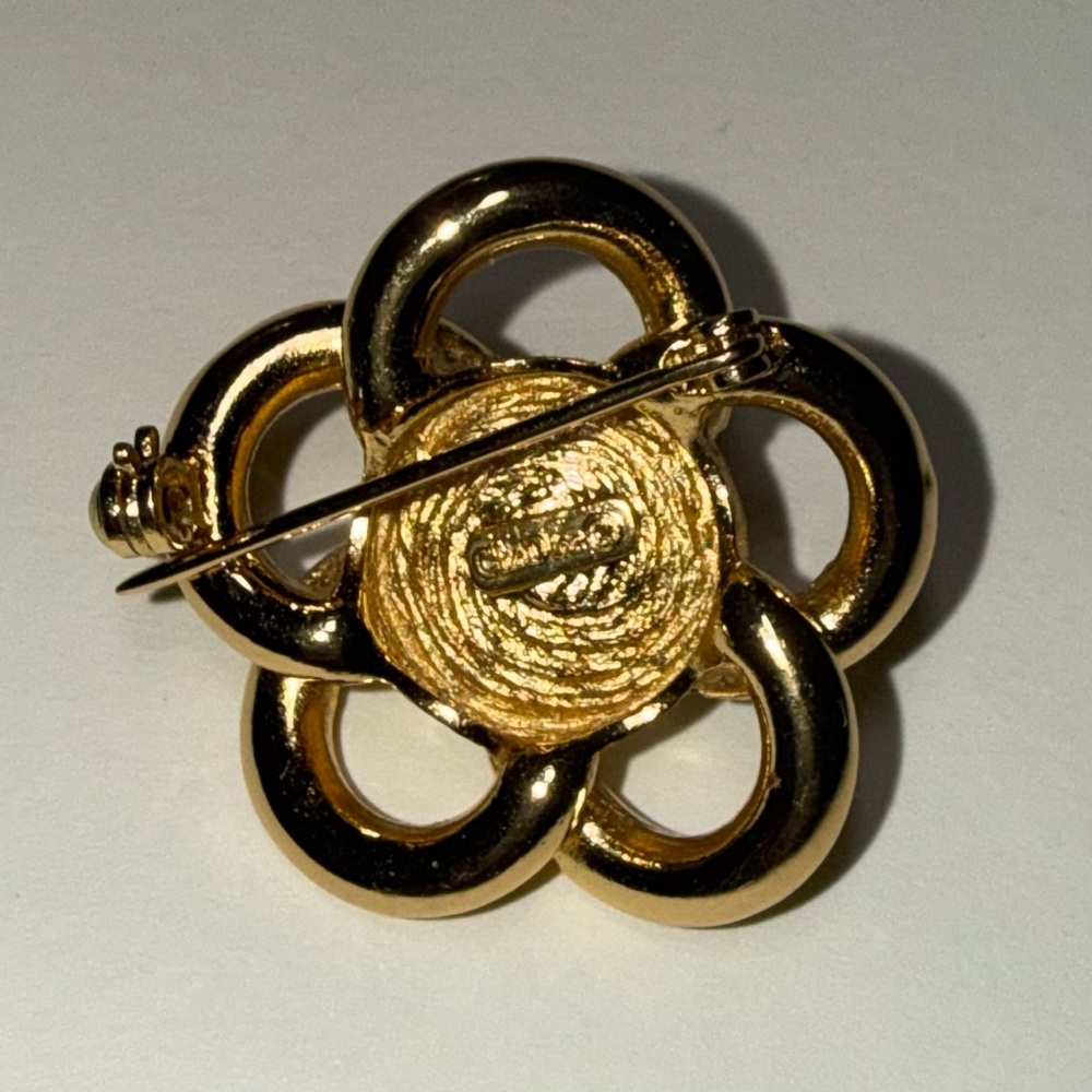 Vintage CHRISTIAN DIOR Gold Plated, Faux Pearl, Flower Shaped Brooch - Picture 2 of 3